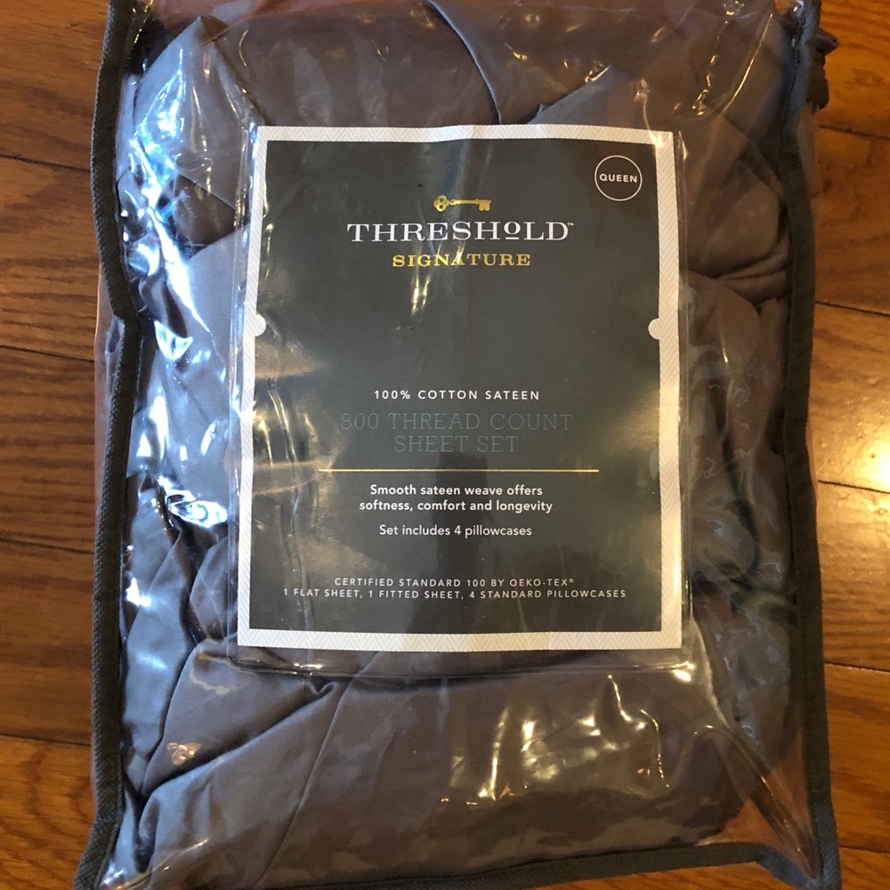 Threshold 800 thread count Queen sheets. Brand new